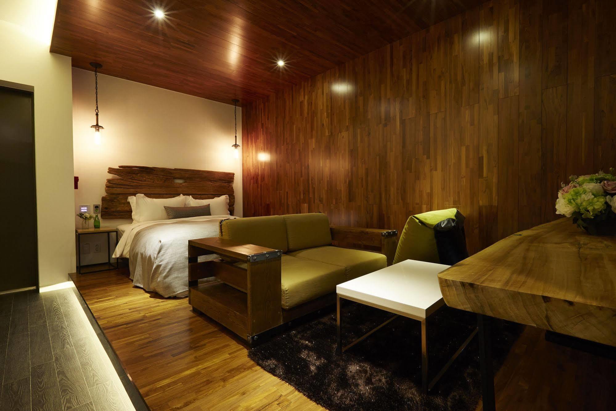 Chungbuk Inno City Namoo Hotel Eumseong ภายนอก รูปภาพ