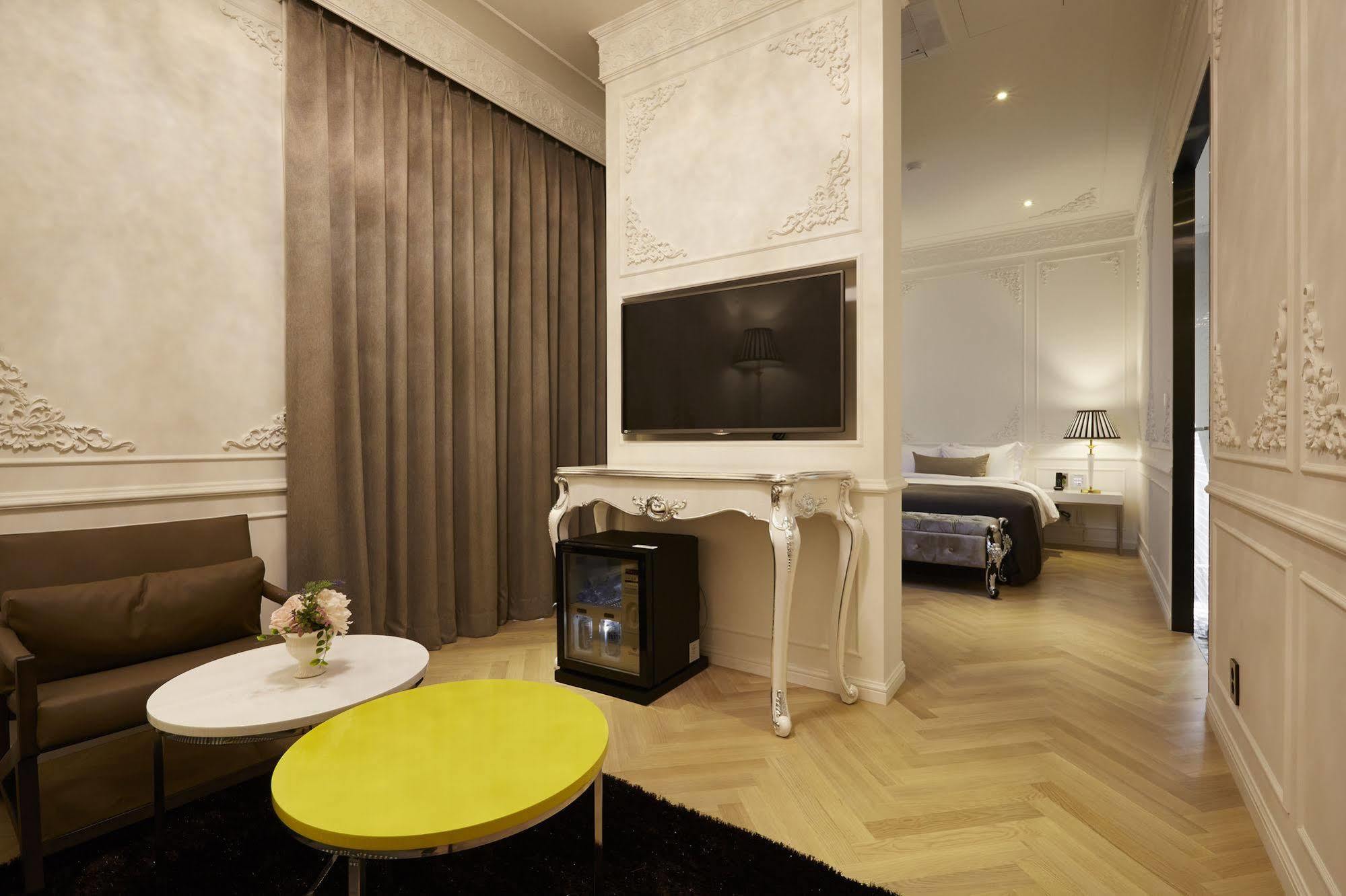 Chungbuk Inno City Namoo Hotel Eumseong ภายนอก รูปภาพ