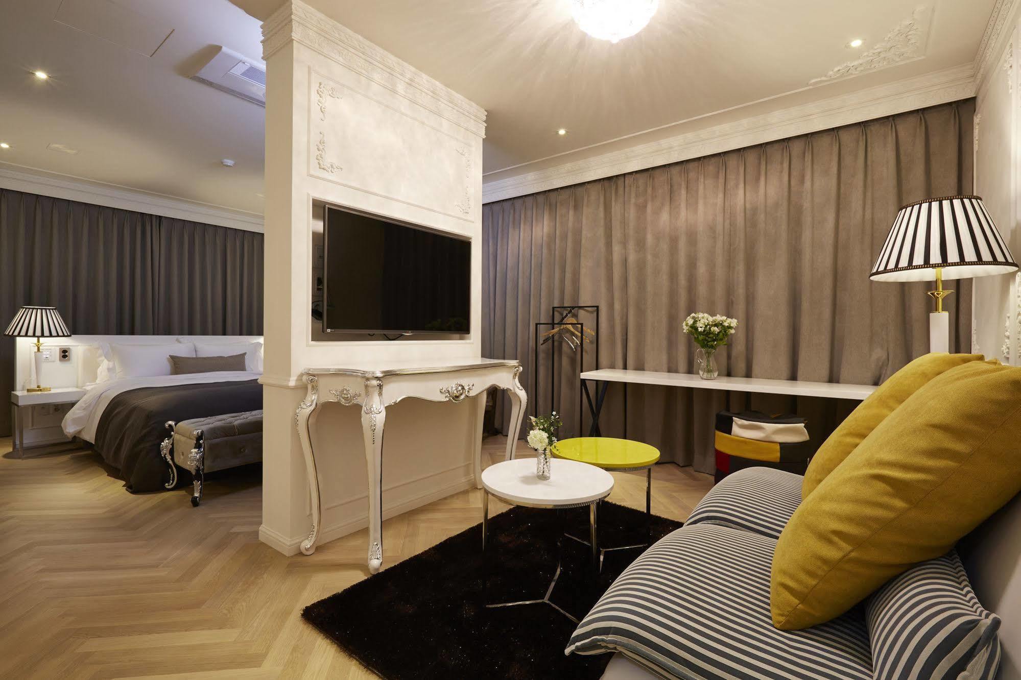 Chungbuk Inno City Namoo Hotel Eumseong ภายนอก รูปภาพ