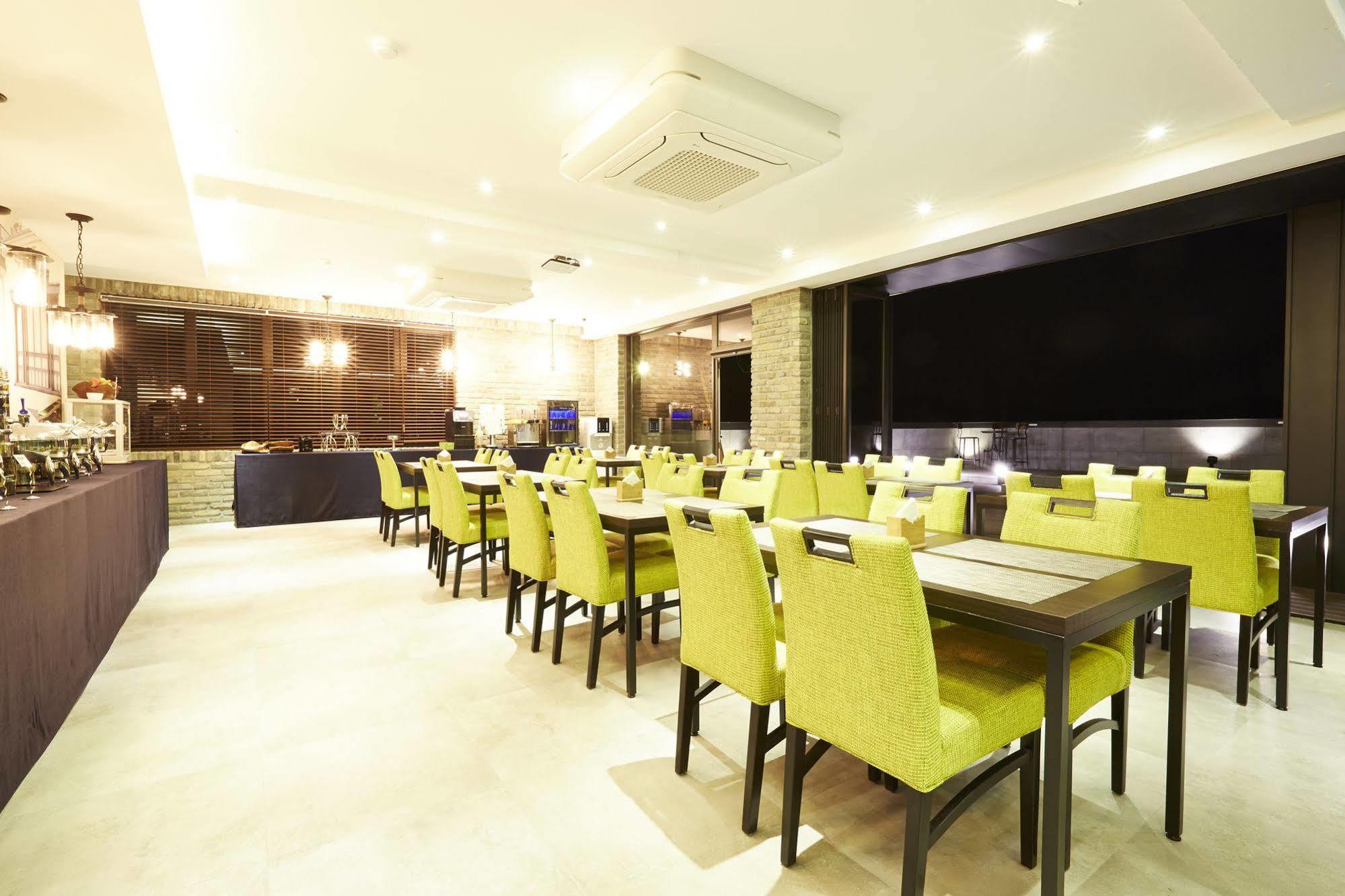 Chungbuk Inno City Namoo Hotel Eumseong ภายนอก รูปภาพ